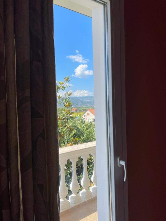 Xhelili Hotel