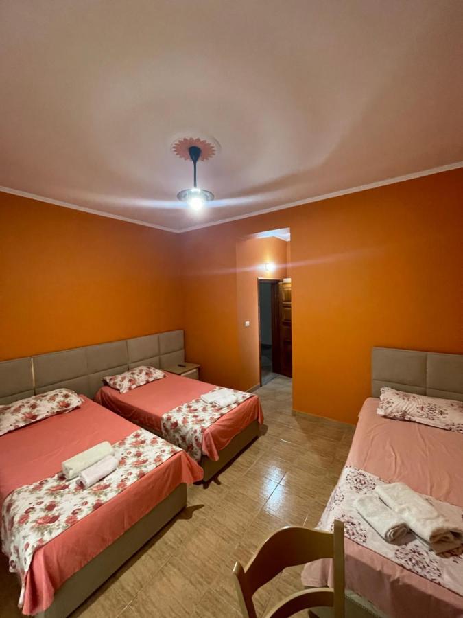 Hotel Xhelili 3*
