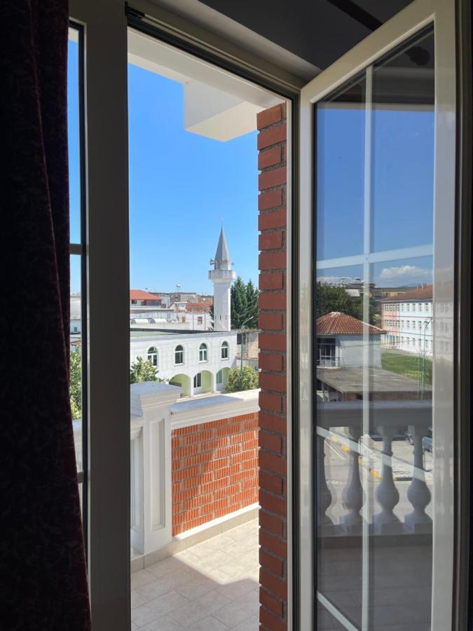 Xhelili Hotel 3*